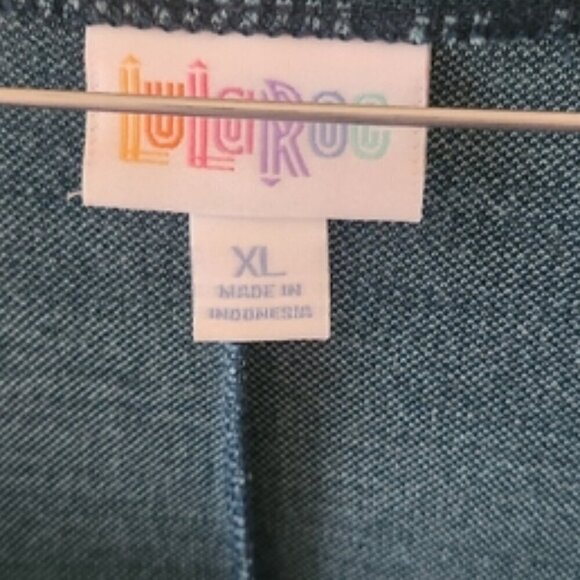 LulaRoe Short Sleeve Pullover Dress With Pockets - Picture 3 of 3